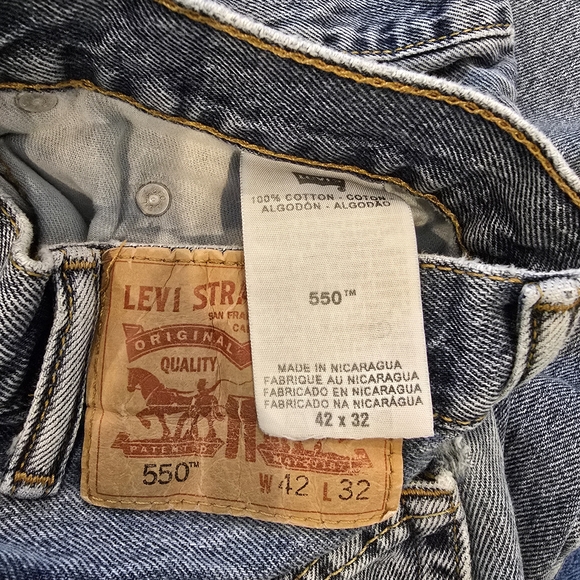 Levi's 550 Relaxed Fit Jeans - Picture 3 of 5